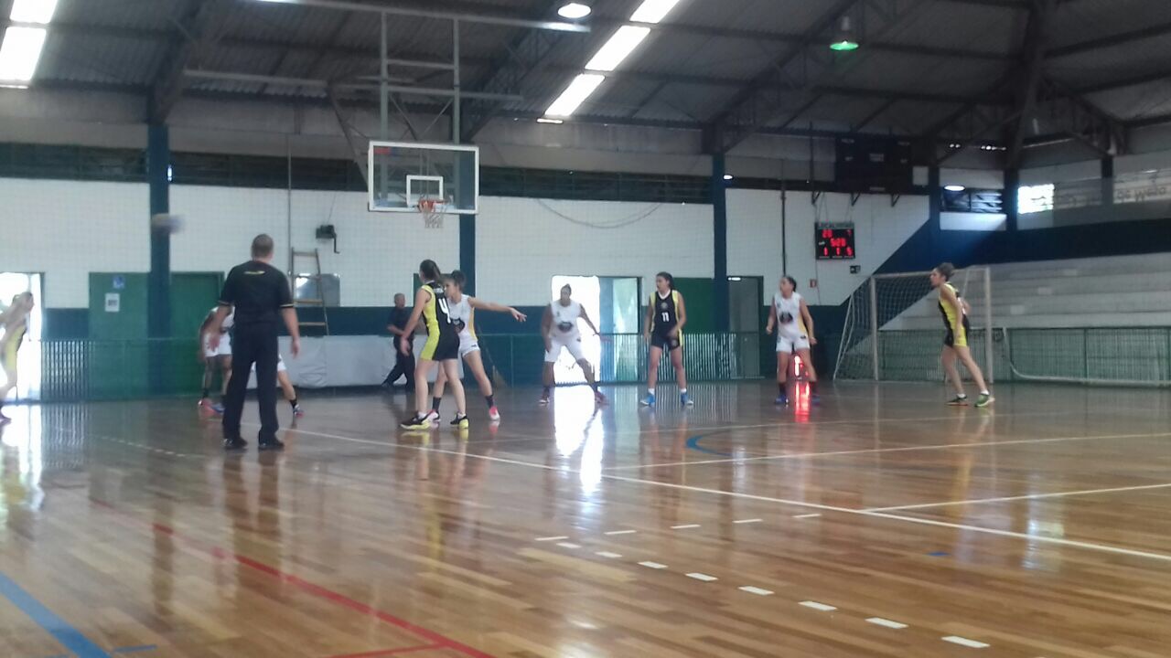 28.05-Feminino-Adulto-10 Feminino adulto estreia com derrota na Associação Regional de Basquete