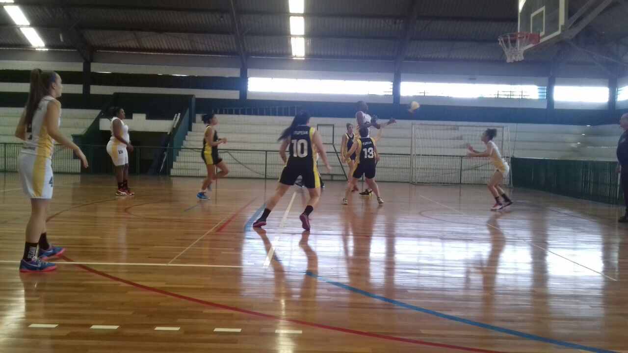 28.05-Feminino-Adulto-13 Feminino adulto estreia com derrota na Associação Regional de Basquete