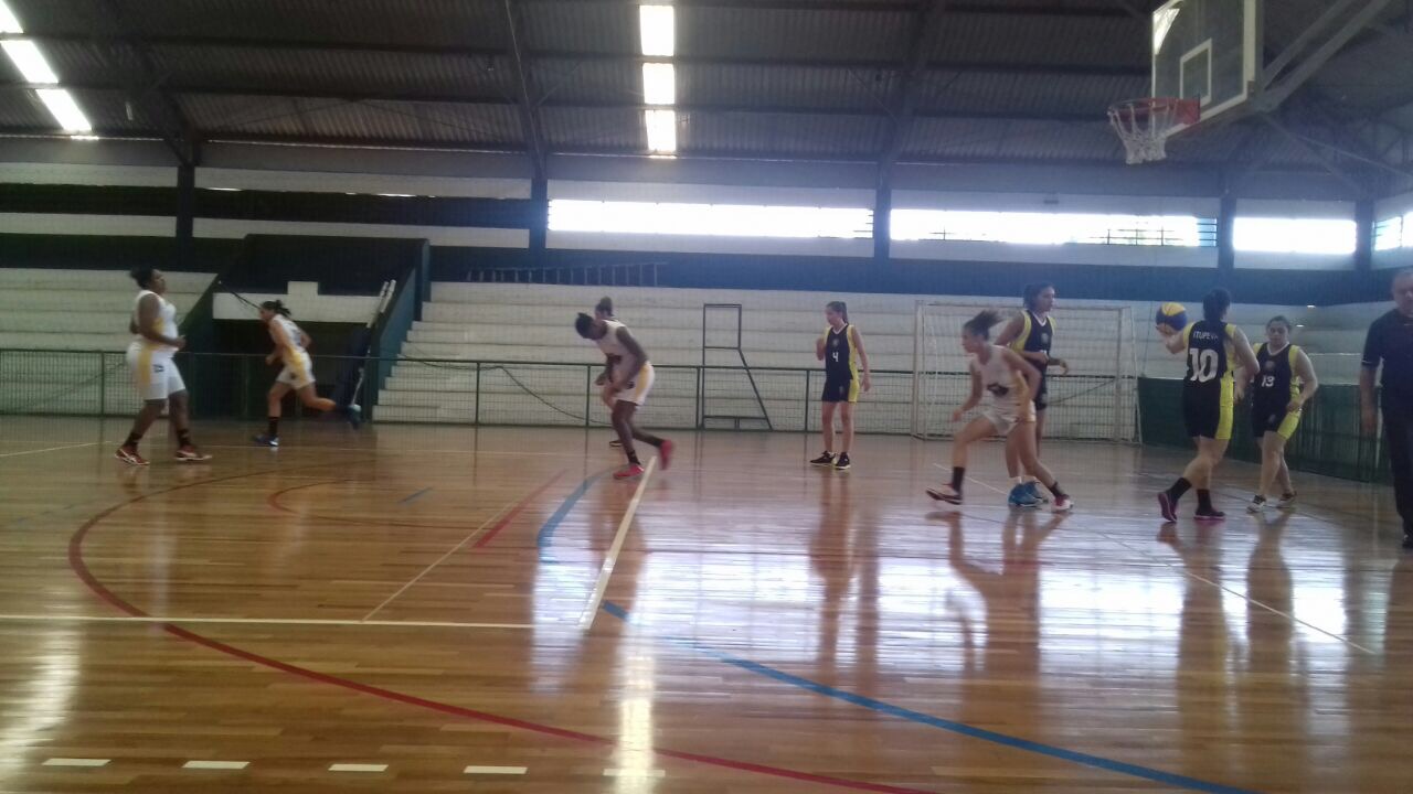 28.05-Feminino-Adulto-16 Feminino adulto estreia com derrota na Associação Regional de Basquete