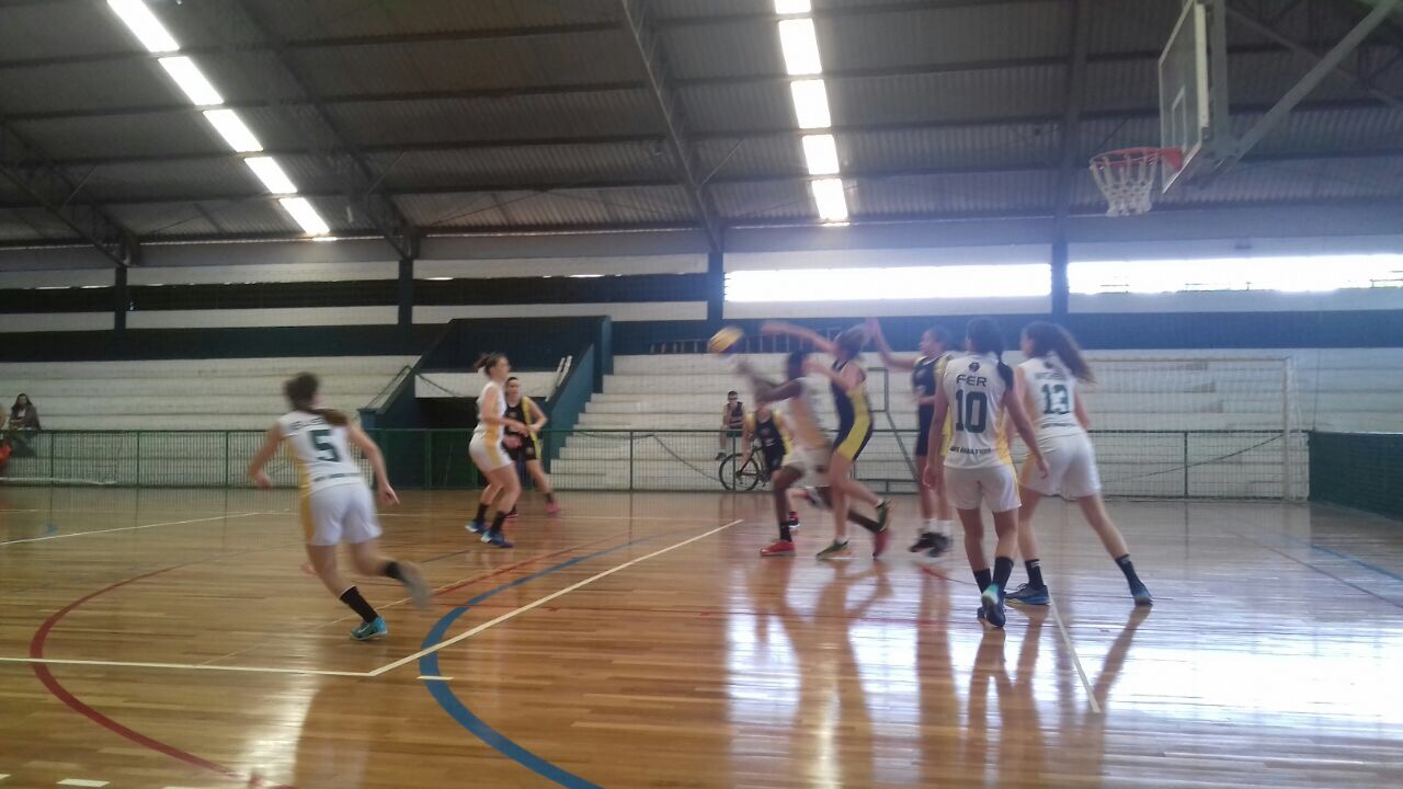28.05-Feminino-Adulto-18 Feminino adulto estreia com derrota na Associação Regional de Basquete