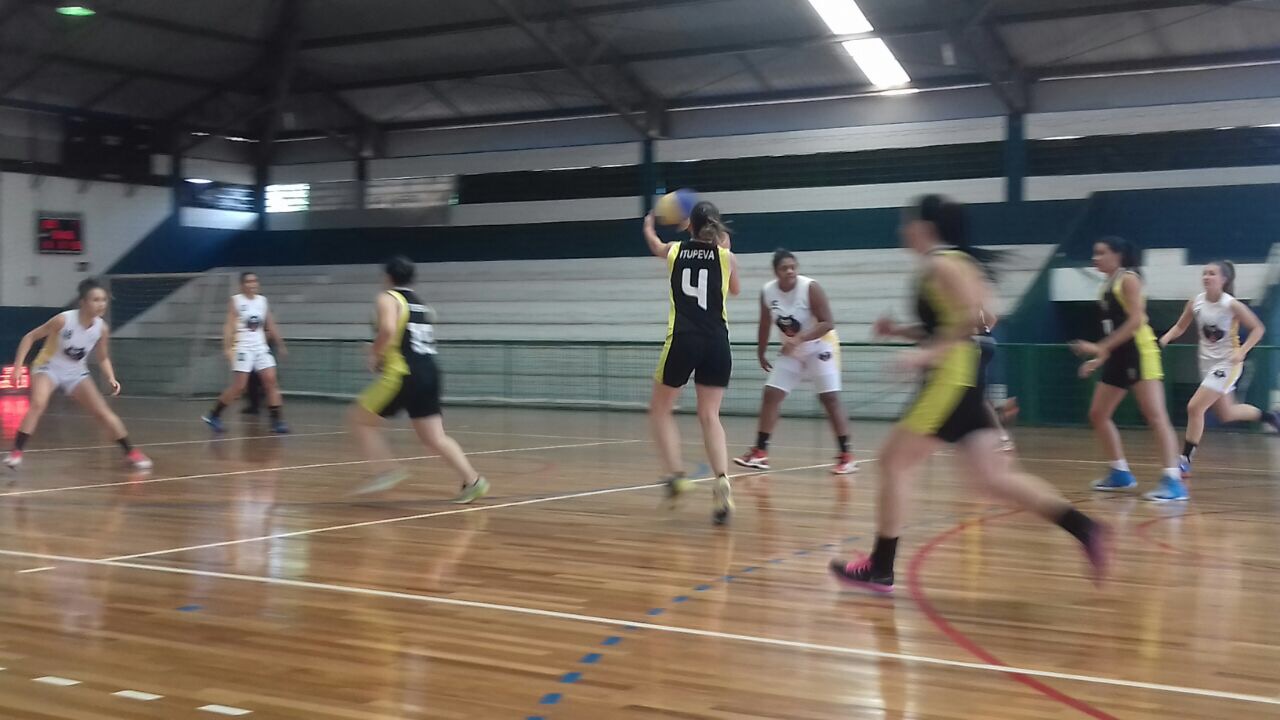 28.05-Feminino-Adulto-6 Feminino adulto estreia com derrota na Associação Regional de Basquete