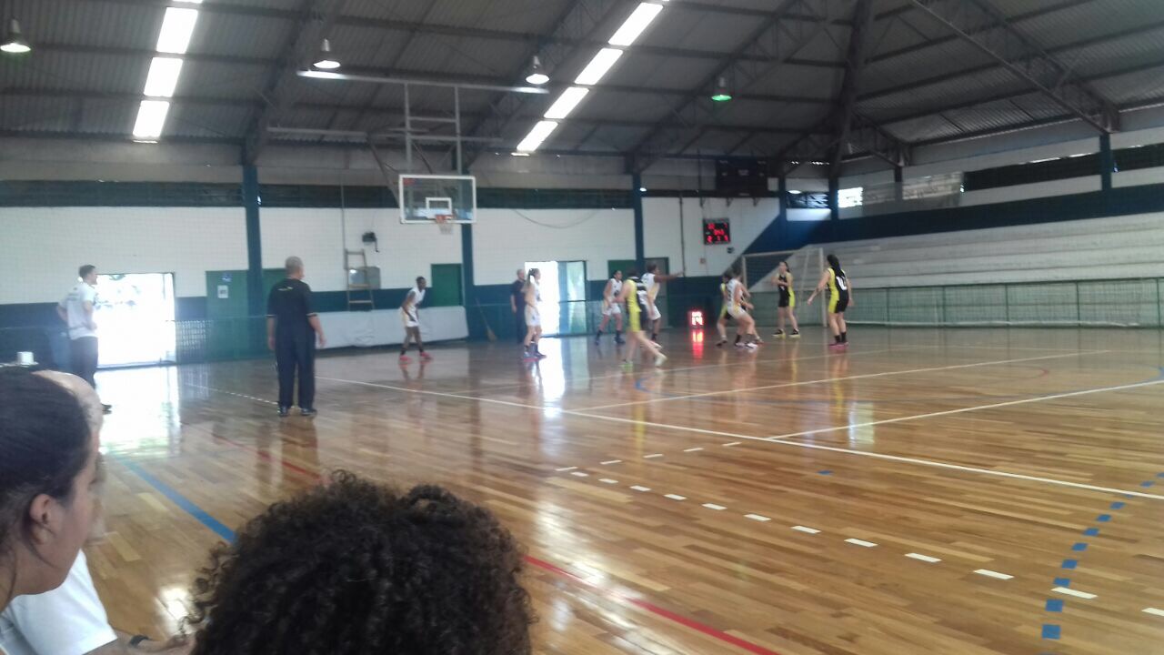 28.05-Feminino-Adulto-7 Feminino adulto estreia com derrota na Associação Regional de Basquete