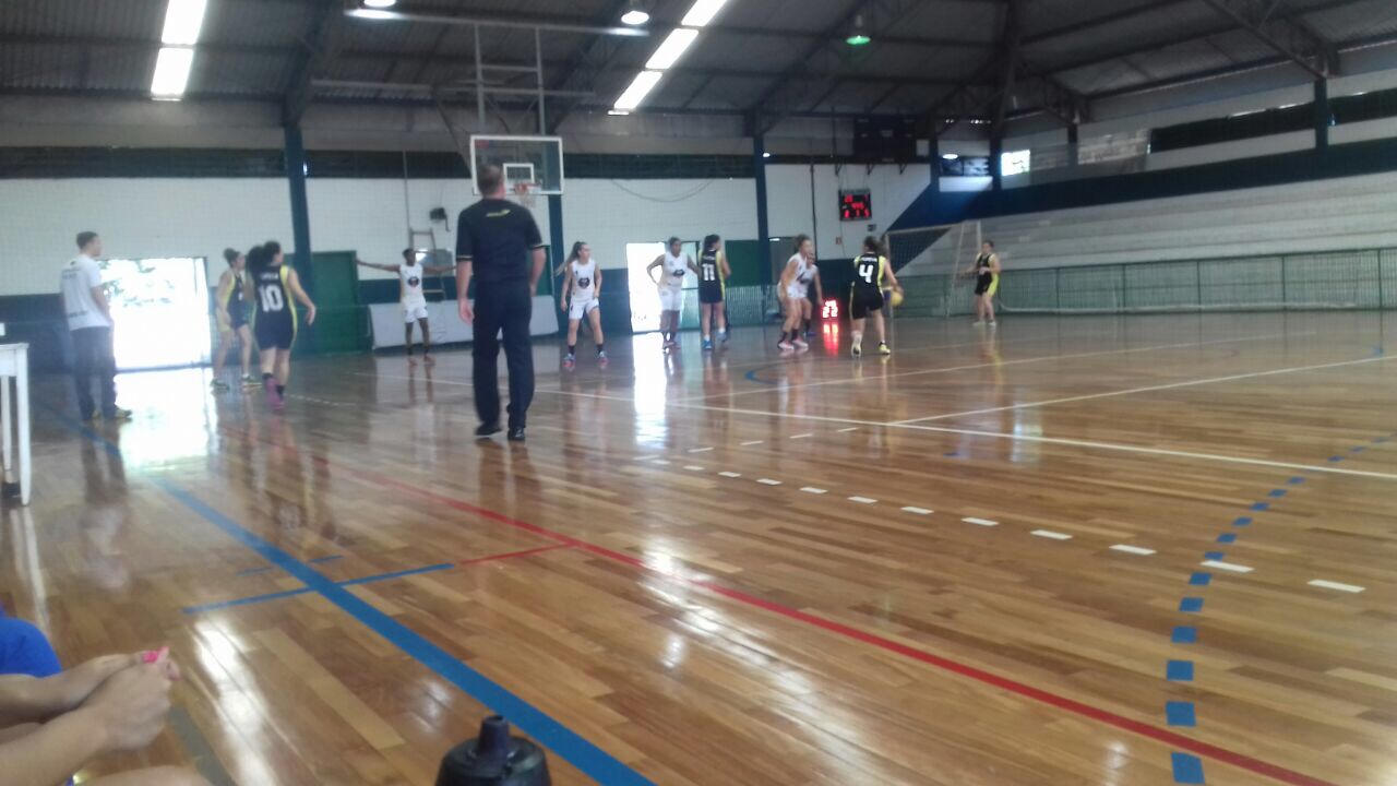 28.05-Feminino-Adulto-9 Feminino adulto estreia com derrota na Associação Regional de Basquete