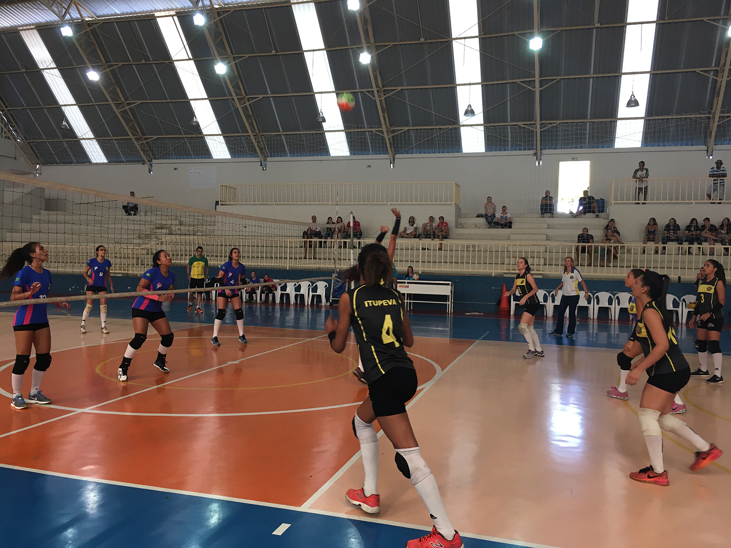13.09-vôlei-feminino-mirim-14 Vôlei feminino cai diante do Círculo Militar de Campinas