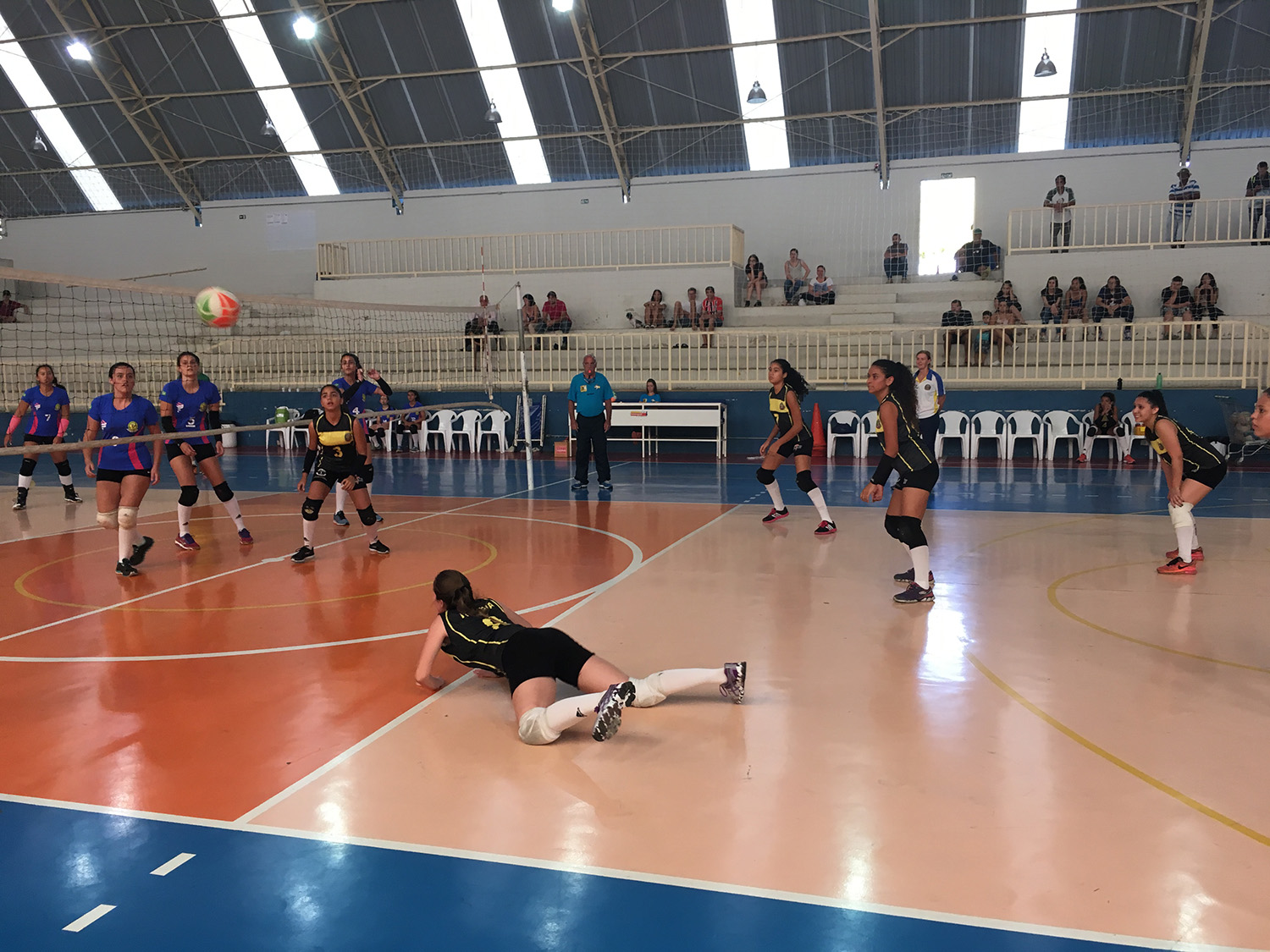 13.09-vôlei-feminino-mirim-37 Vôlei feminino cai diante do Círculo Militar de Campinas