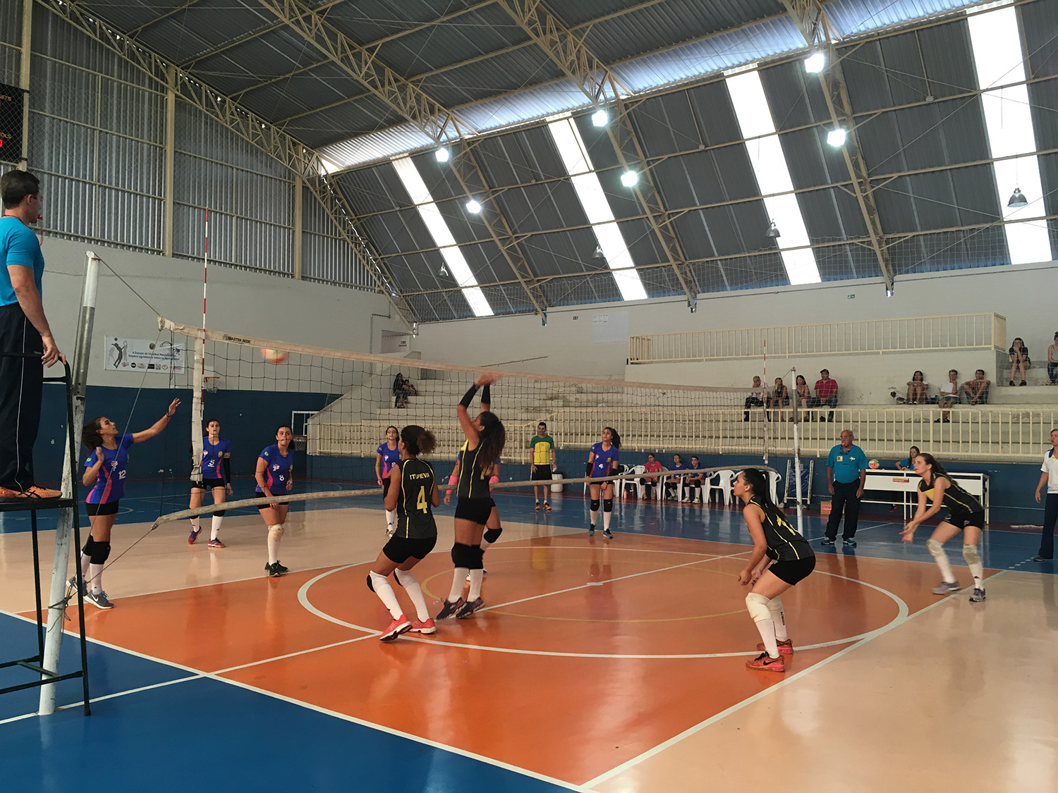13.09-vôlei-feminino-mirim-53 Vôlei feminino cai diante do Círculo Militar de Campinas