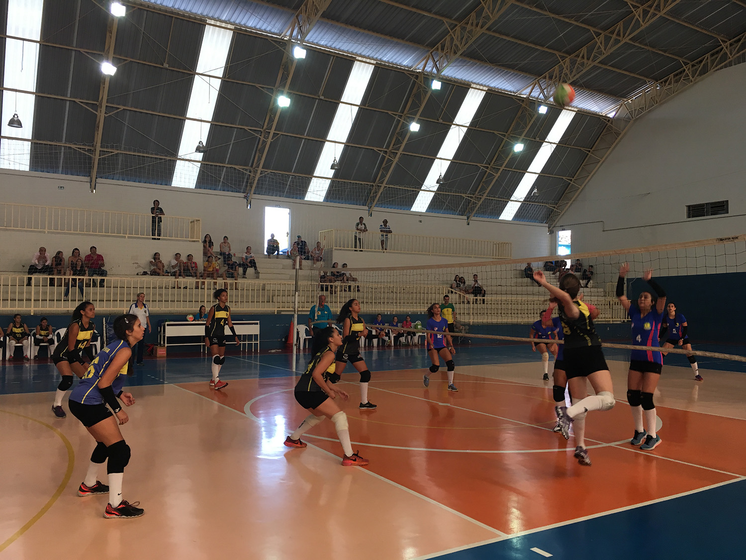 13.09-vôlei-feminino-mirim-75 Vôlei feminino cai diante do Círculo Militar de Campinas