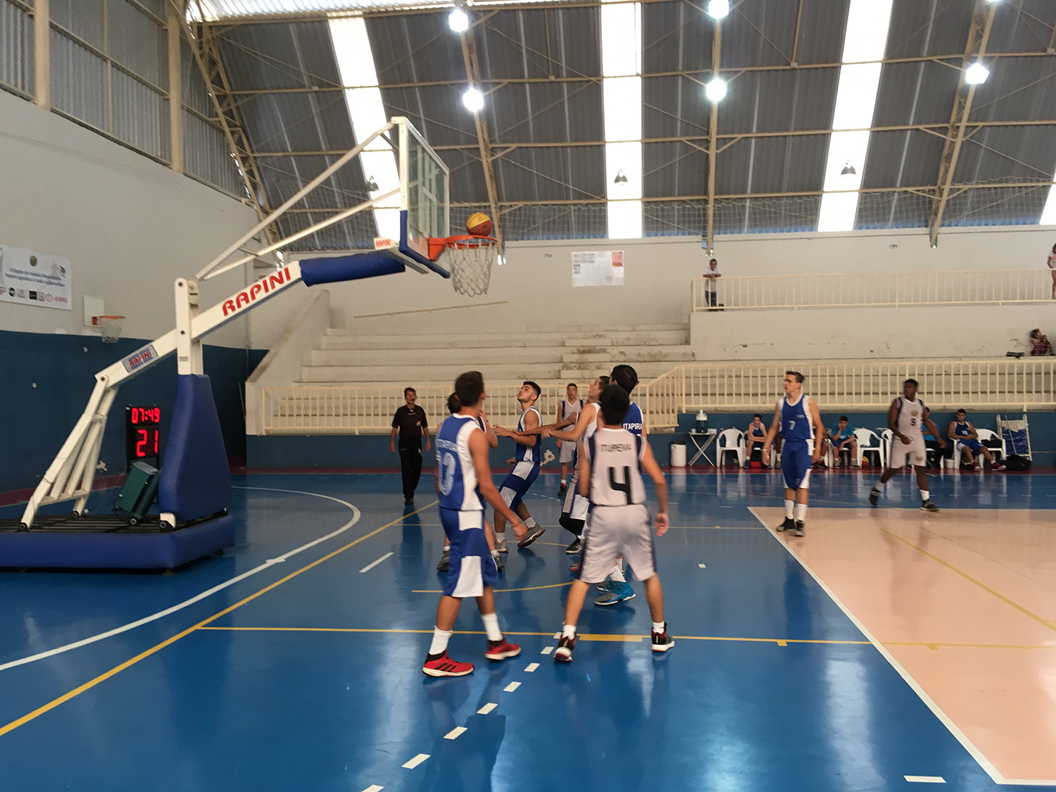 28.09-Basquete-sub-15-masculino-10 Por pouco! Basquete sub-15 deixa vitória escapar nos minutos finais