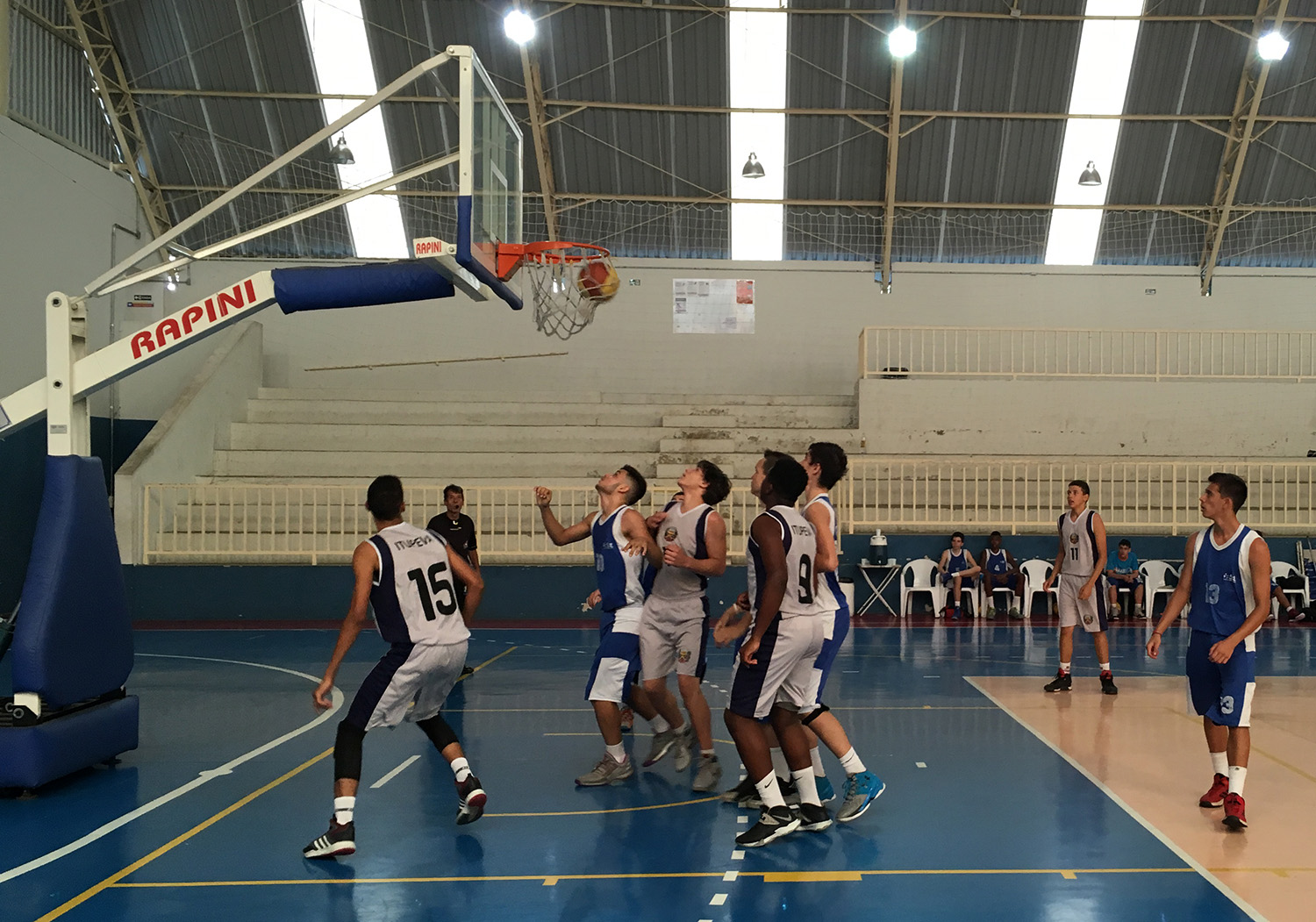 28.09-Basquete-sub-15-masculino-14 Por pouco! Basquete sub-15 deixa vitória escapar nos minutos finais