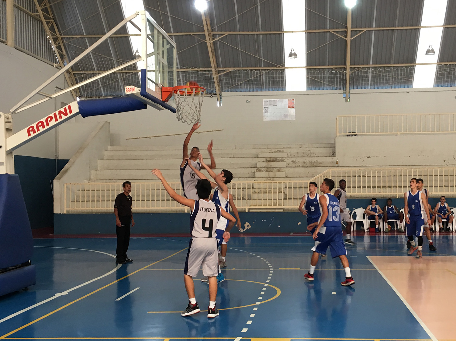 28.09-Basquete-sub-15-masculino-15 Por pouco! Basquete sub-15 deixa vitória escapar nos minutos finais