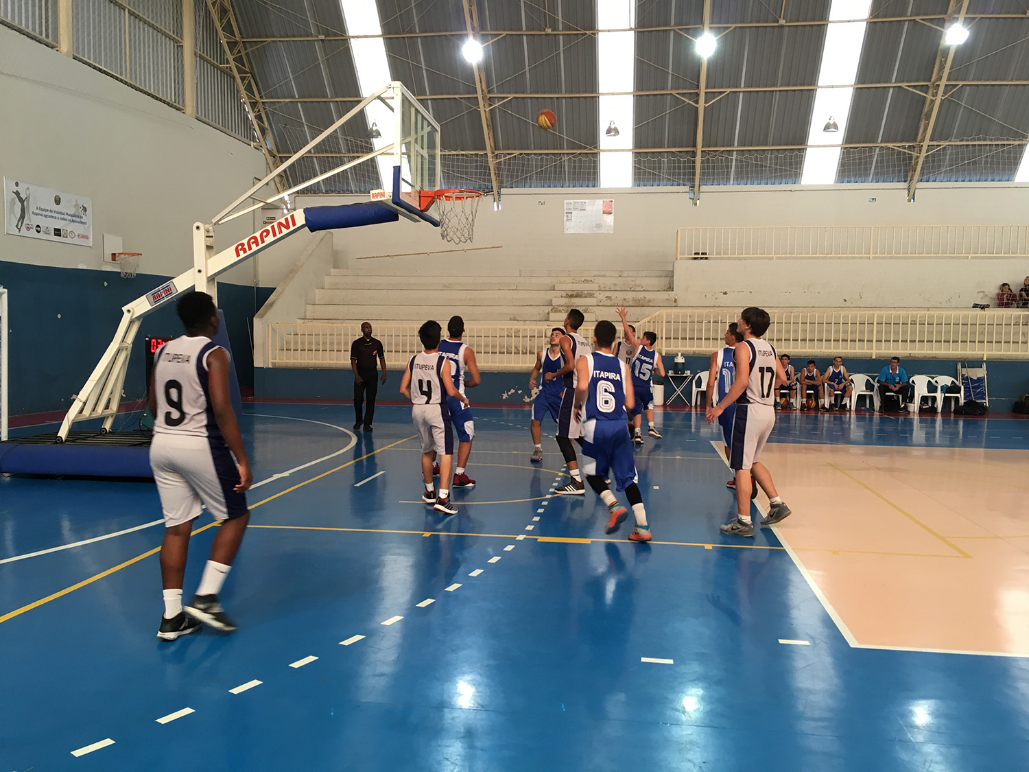 28.09-Basquete-sub-15-masculino-19 Por pouco! Basquete sub-15 deixa vitória escapar nos minutos finais