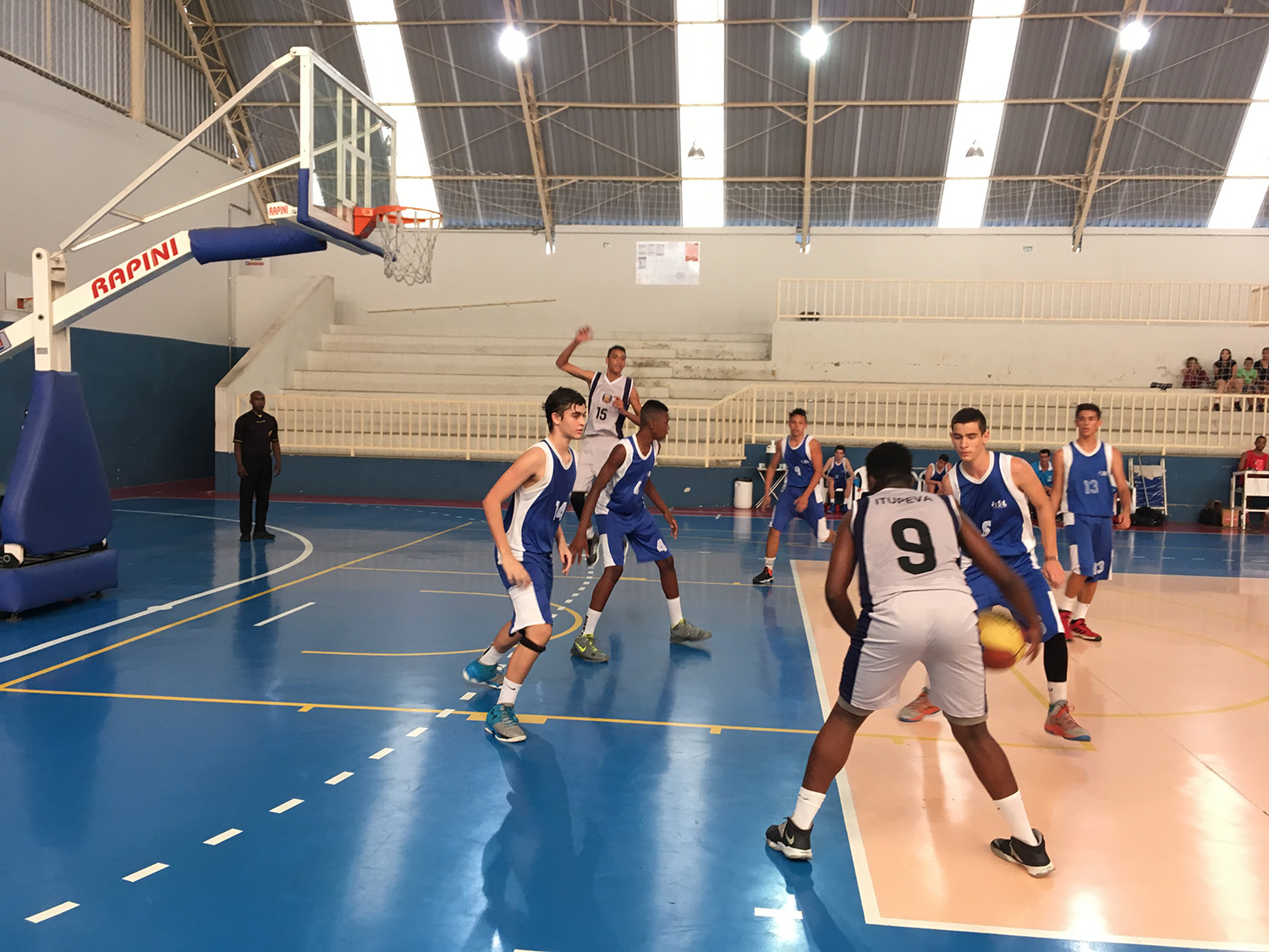28.09-Basquete-sub-15-masculino-25 Por pouco! Basquete sub-15 deixa vitória escapar nos minutos finais