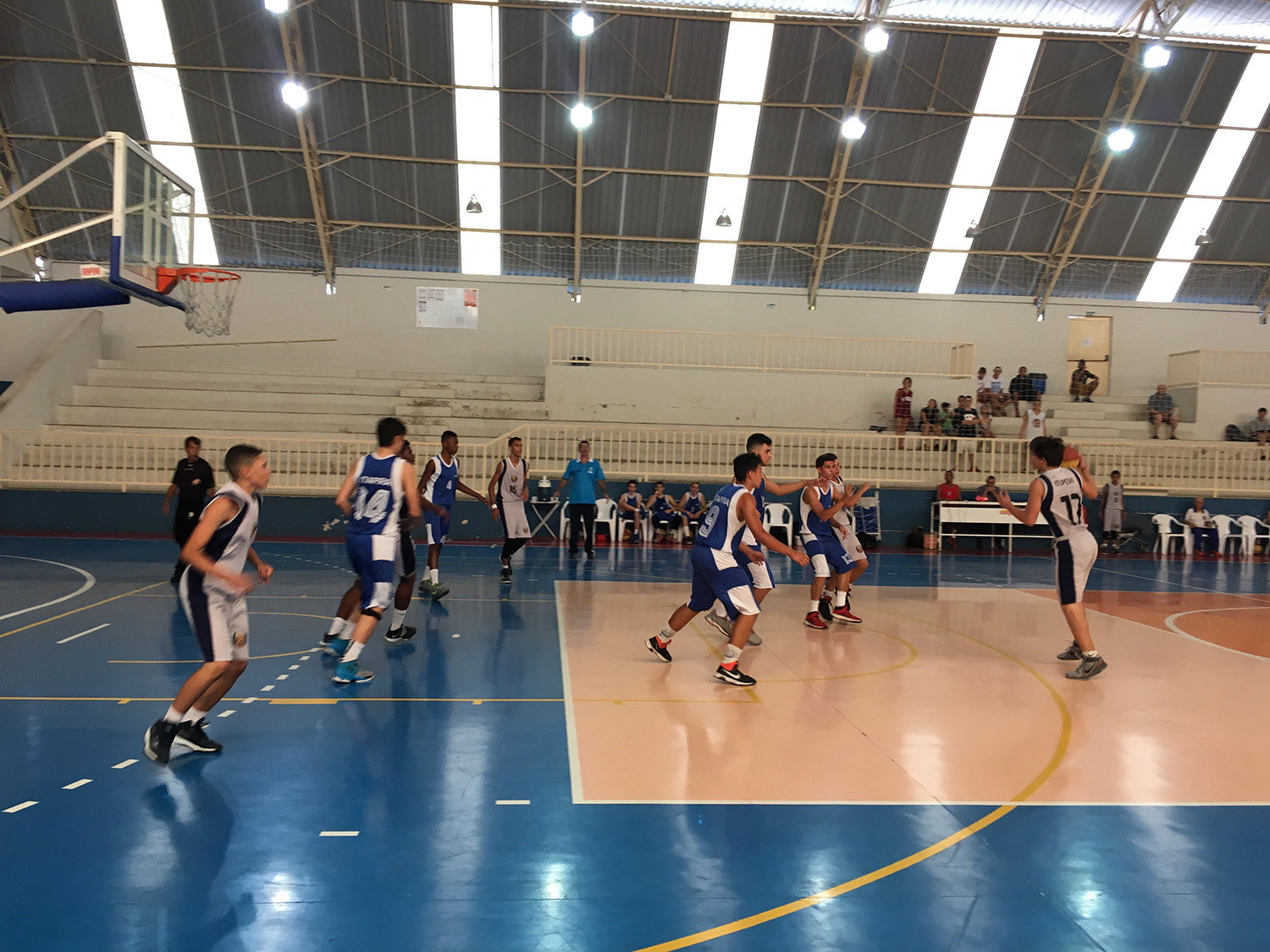 28.09-Basquete-sub-15-masculino-28 Por pouco! Basquete sub-15 deixa vitória escapar nos minutos finais