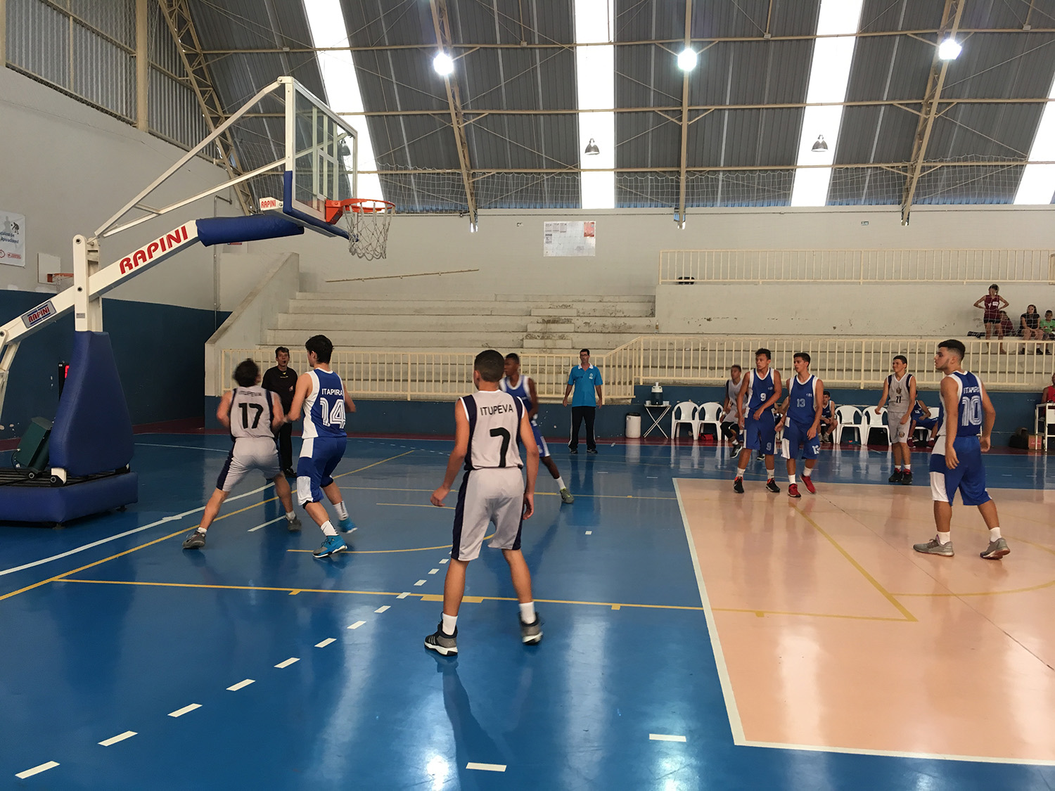 28.09-Basquete-sub-15-masculino-30 Por pouco! Basquete sub-15 deixa vitória escapar nos minutos finais
