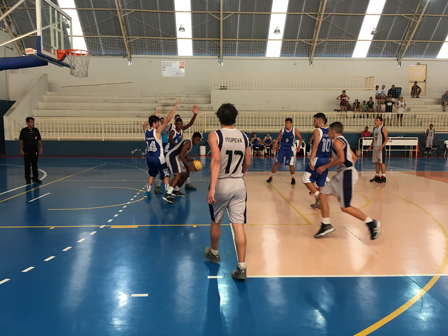 28.09-Basquete-sub-15-masculino-33 Por pouco! Basquete sub-15 deixa vitória escapar nos minutos finais