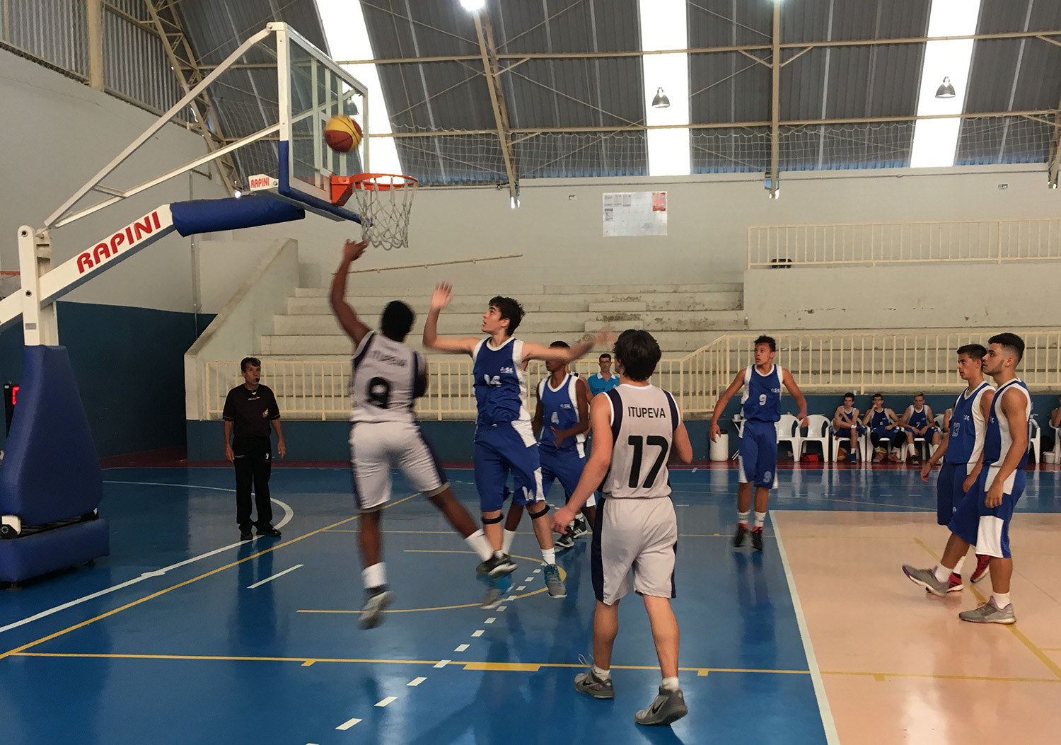 28.09-Basquete-sub-15-masculino-34 Por pouco! Basquete sub-15 deixa vitória escapar nos minutos finais