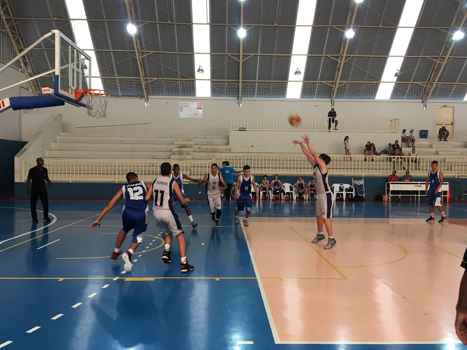 28.09-Basquete-sub-15-masculino-41 Por pouco! Basquete sub-15 deixa vitória escapar nos minutos finais