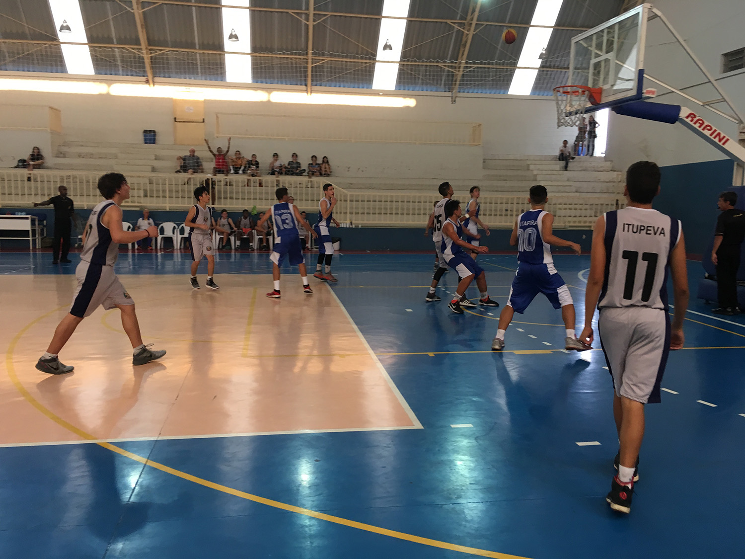 28.09-Basquete-sub-15-masculino-49 Por pouco! Basquete sub-15 deixa vitória escapar nos minutos finais