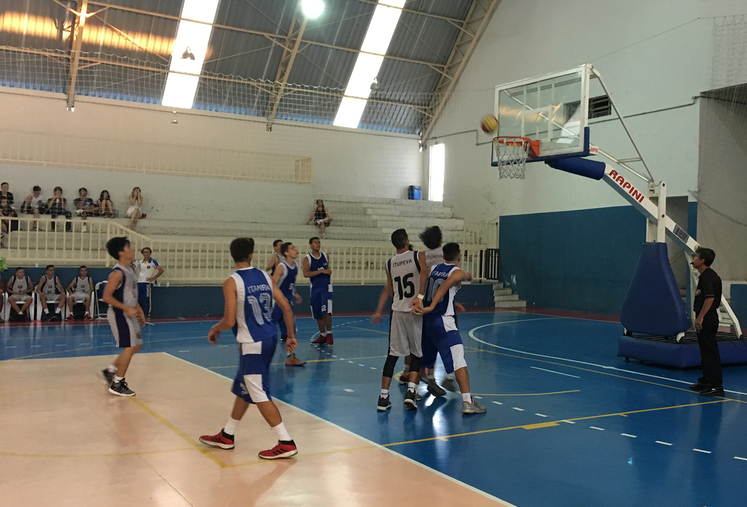 28.09-Basquete-sub-15-masculino-57 Por pouco! Basquete sub-15 deixa vitória escapar nos minutos finais