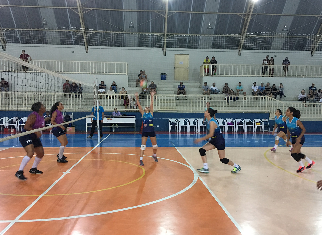 28.09-volei-feminino-adulto-14 Em jogo de superação, vôlei feminino vence Itu