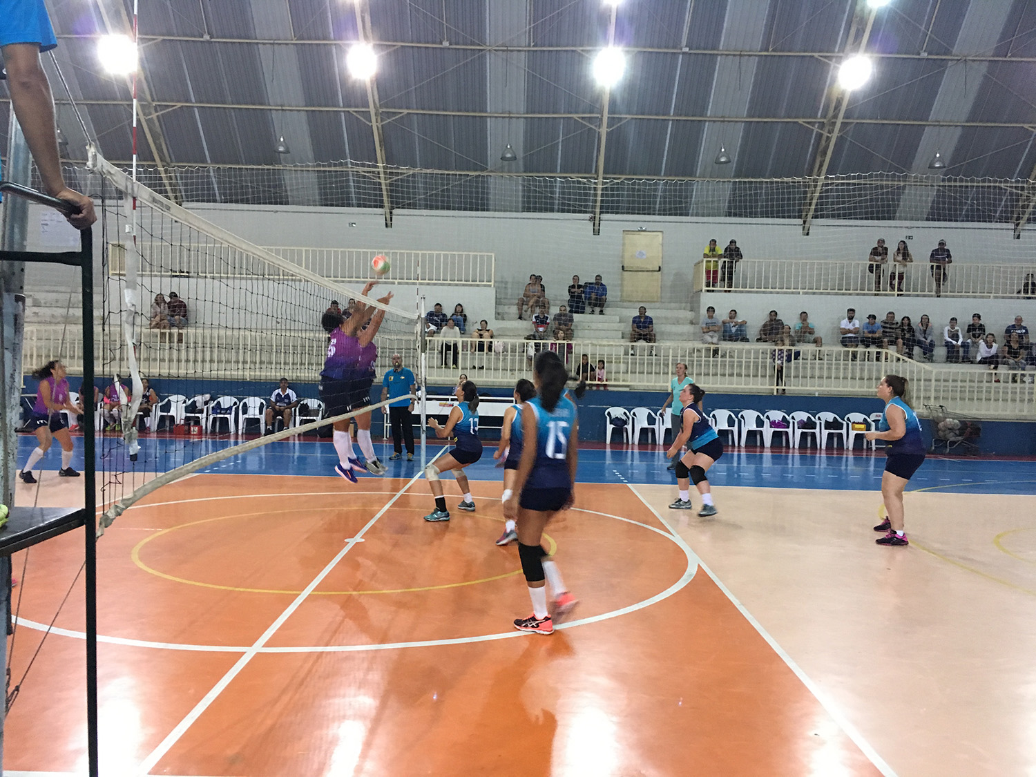 28.09-volei-feminino-adulto-20 Em jogo de superação, vôlei feminino vence Itu