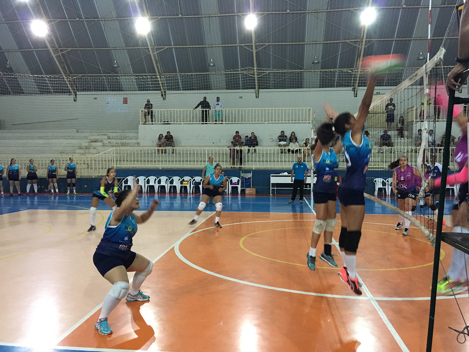 28.09-volei-feminino-adulto-35 Em jogo de superação, vôlei feminino vence Itu