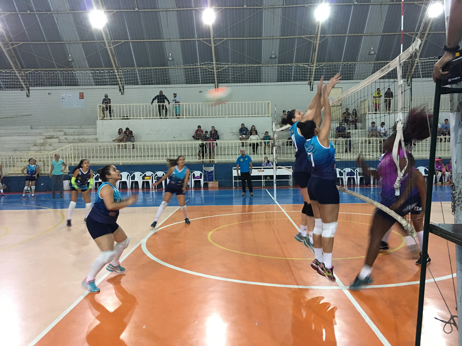28.09-volei-feminino-adulto-36 Em jogo de superação, vôlei feminino vence Itu