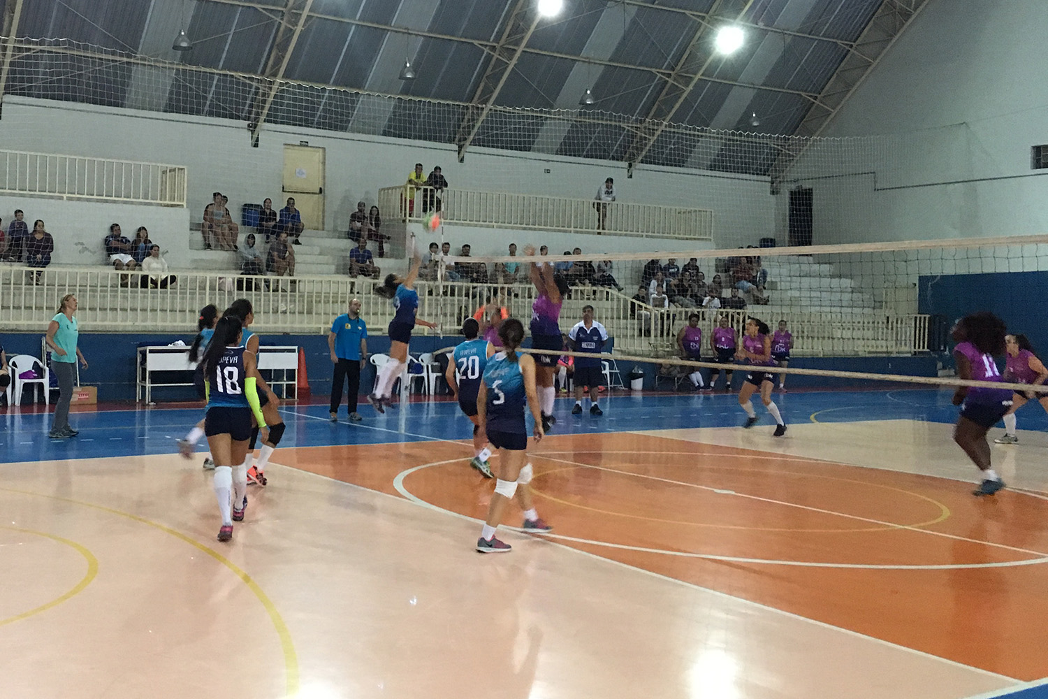28.09-volei-feminino-adulto-49 Em jogo de superação, vôlei feminino vence Itu