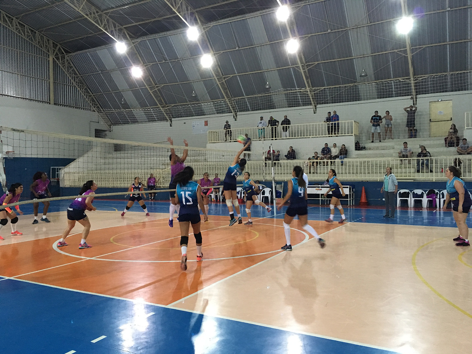 28.09-volei-feminino-adulto-94 Em jogo de superação, vôlei feminino vence Itu
