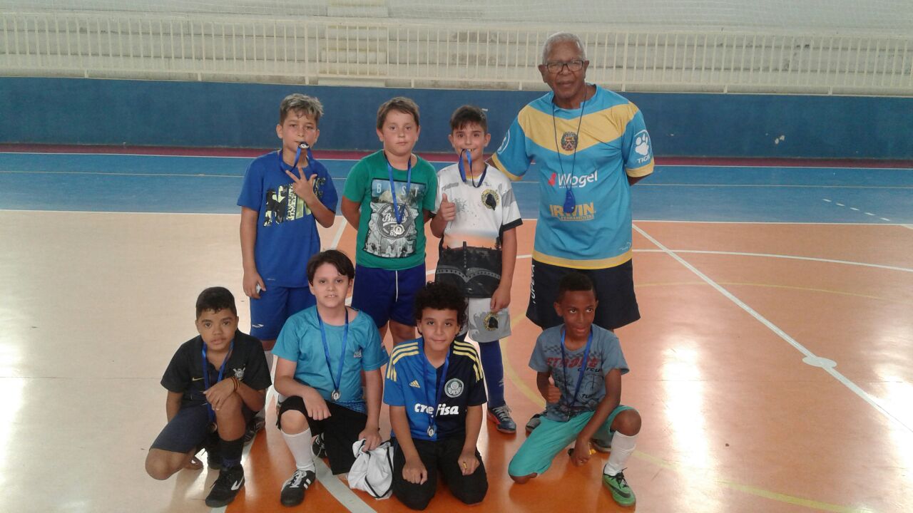 Sub-10-1 Confraternização da Escolinha de Futsal reúne pais e alunos