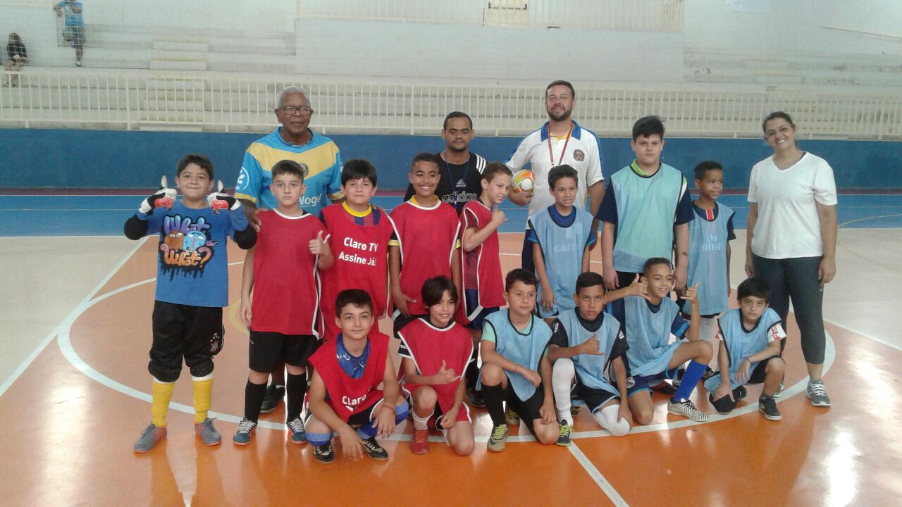 Sub-10-11 Confraternização da Escolinha de Futsal reúne pais e alunos
