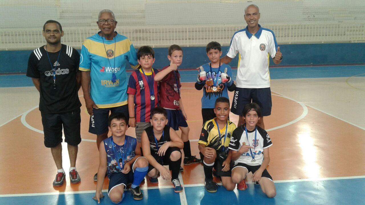 Sub-10-18 Confraternização da Escolinha de Futsal reúne pais e alunos