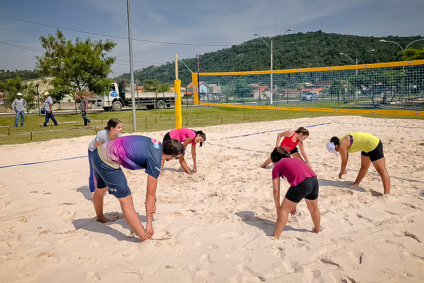 Clinica-Volei-1-1 Vôlei de Praia: Primeiro dia de clínica agradou jovens no Parque da Cidade