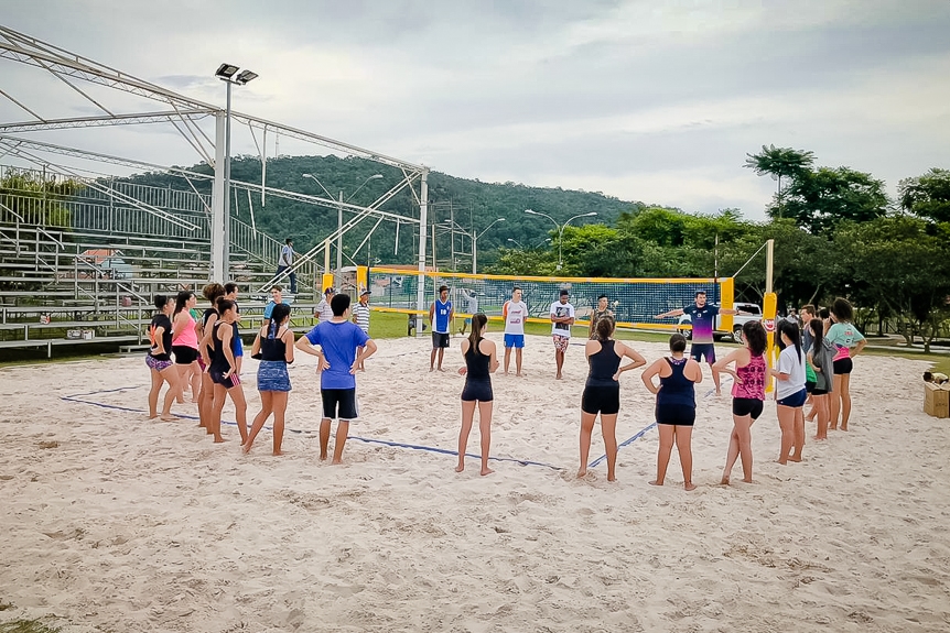 Clinica-Volei-14 Vôlei de Praia: Primeiro dia de clínica agradou jovens no Parque da Cidade
