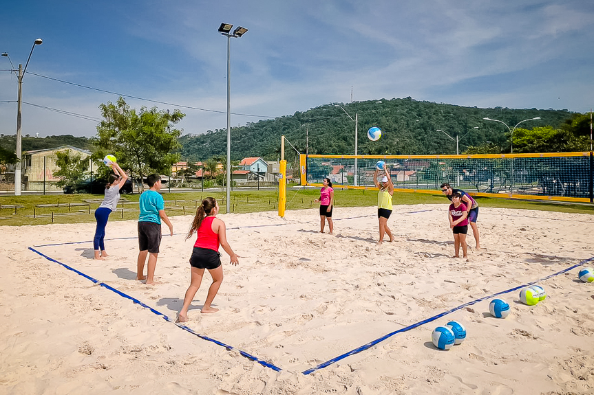 Clinica-Volei-7 Vôlei de Praia: Primeiro dia de clínica agradou jovens no Parque da Cidade